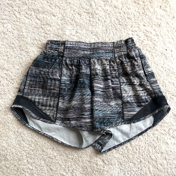 Lululemon Hotty Hot Shorts - Picture 3 of 3